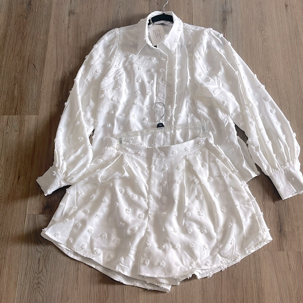 NWT “In My Style” 2 piece white polka dot set button long sleeve top with shorts